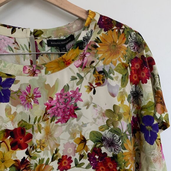 Banana Republic Machine Washable Stretch Silk Floral Crew - Picture 1 of 13